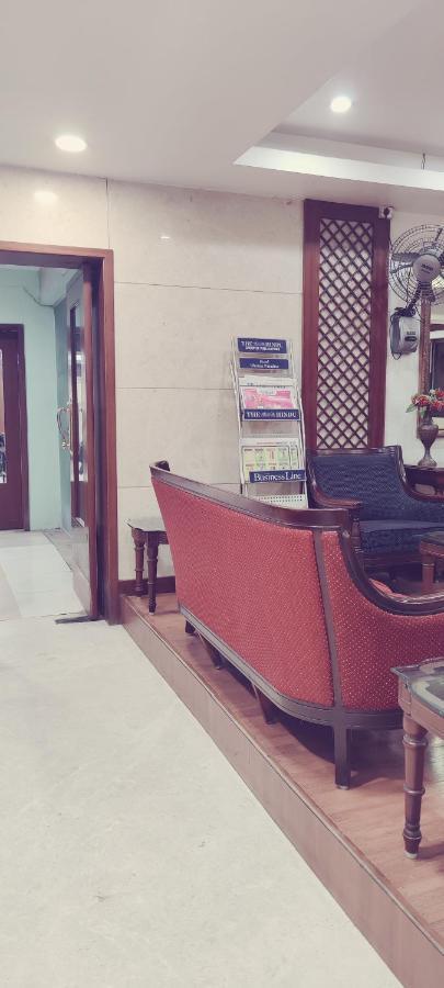 Hotel Bhimas Paradise ตีรูปาติ ภายนอก รูปภาพ