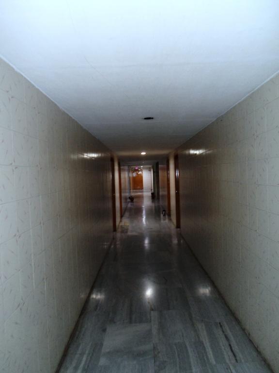 Hotel Bhimas Paradise ตีรูปาติ ภายนอก รูปภาพ