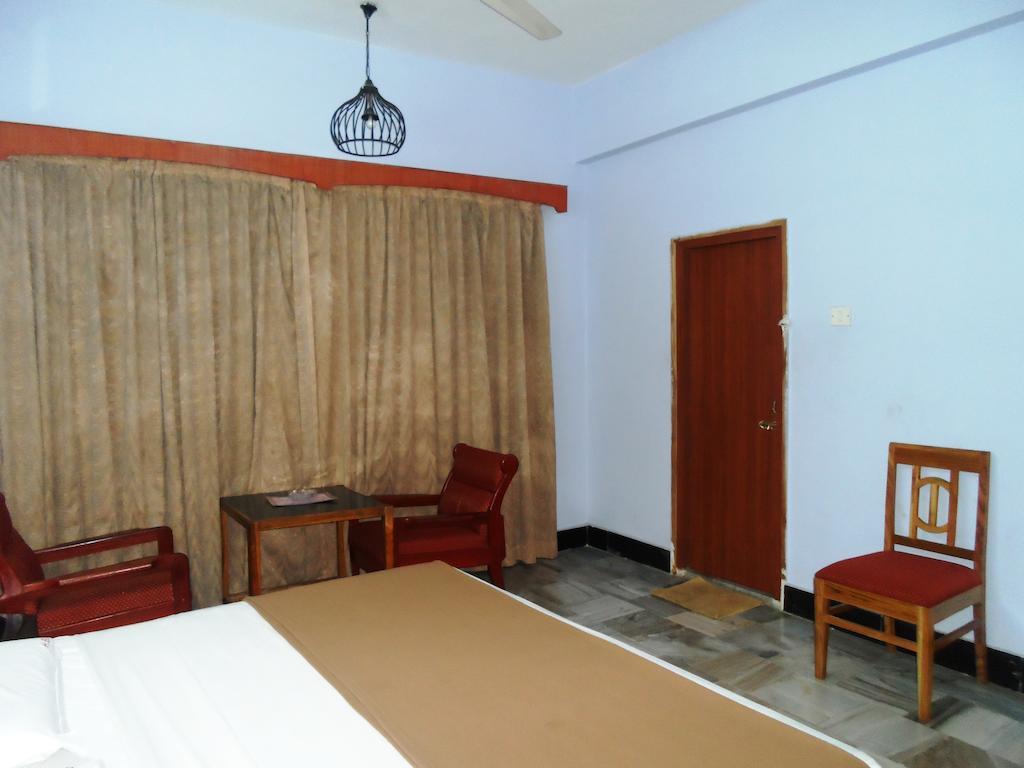 Hotel Bhimas Paradise ตีรูปาติ ห้อง รูปภาพ