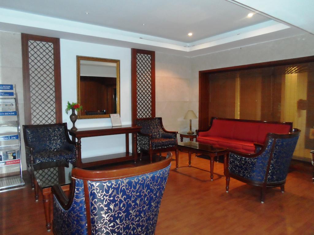 Hotel Bhimas Paradise ตีรูปาติ ภายนอก รูปภาพ