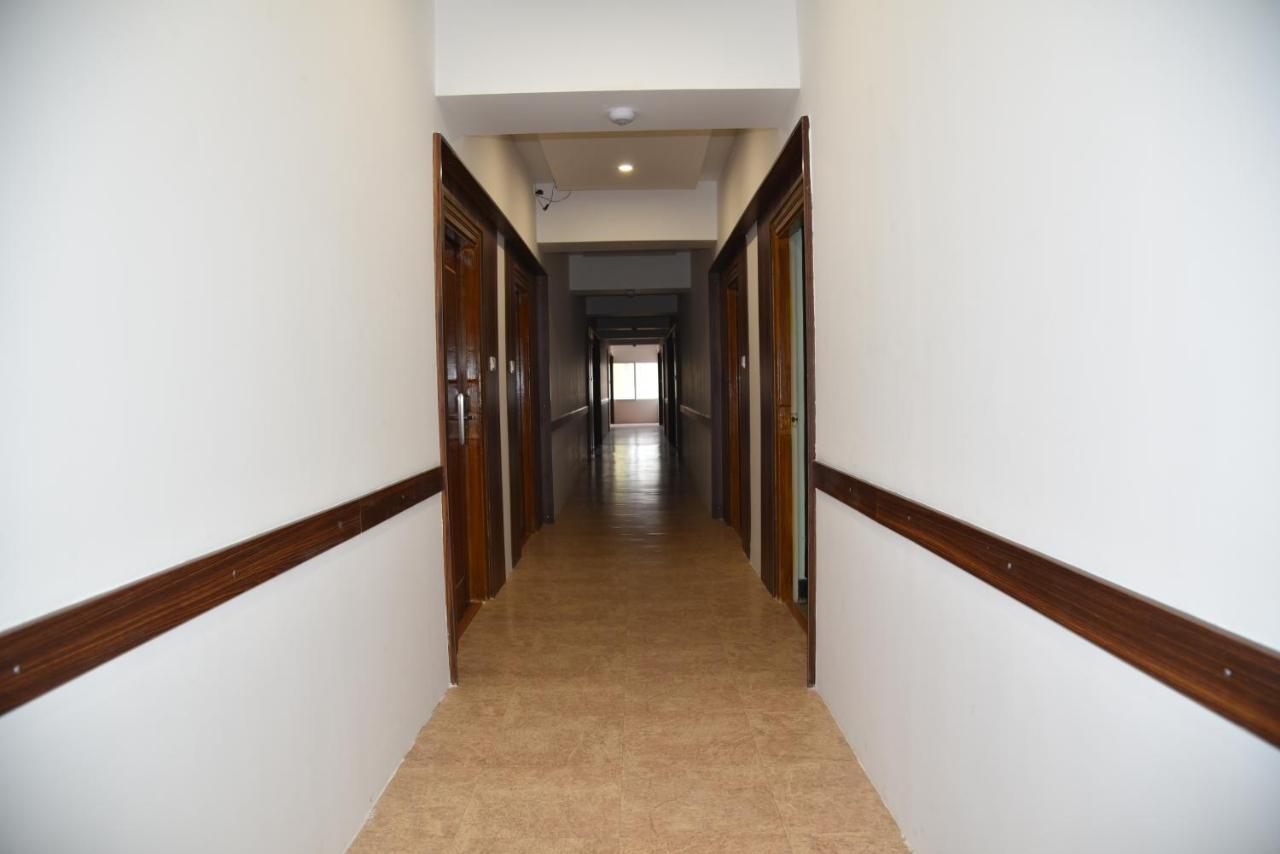 Hotel Bhimas Paradise ตีรูปาติ ภายนอก รูปภาพ