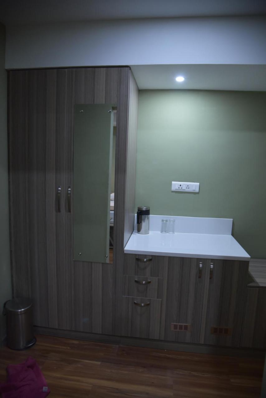 Hotel Bhimas Paradise ตีรูปาติ ภายนอก รูปภาพ